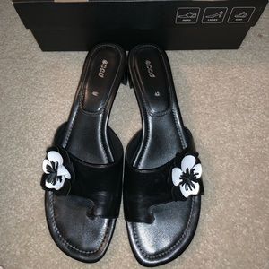 ECCO black sandals with white flowers